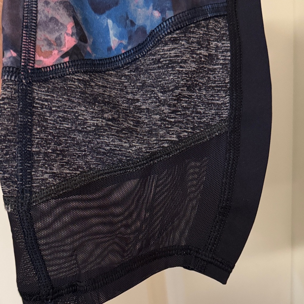 Lululemon Athletica Abstract Blue and Pink Leggings - Picture 2 of 9